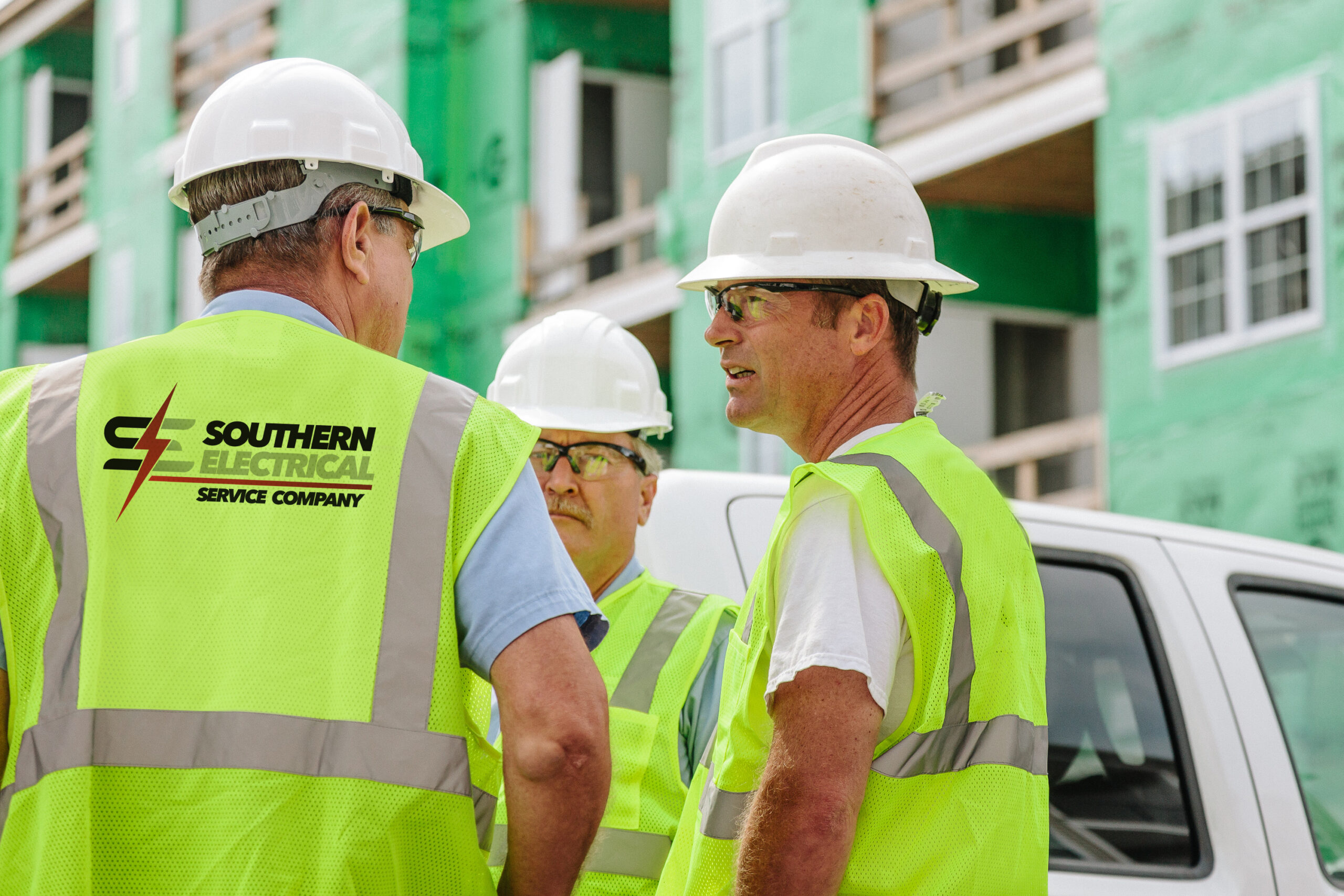 Differences Between Residential and commercial electrical contractor