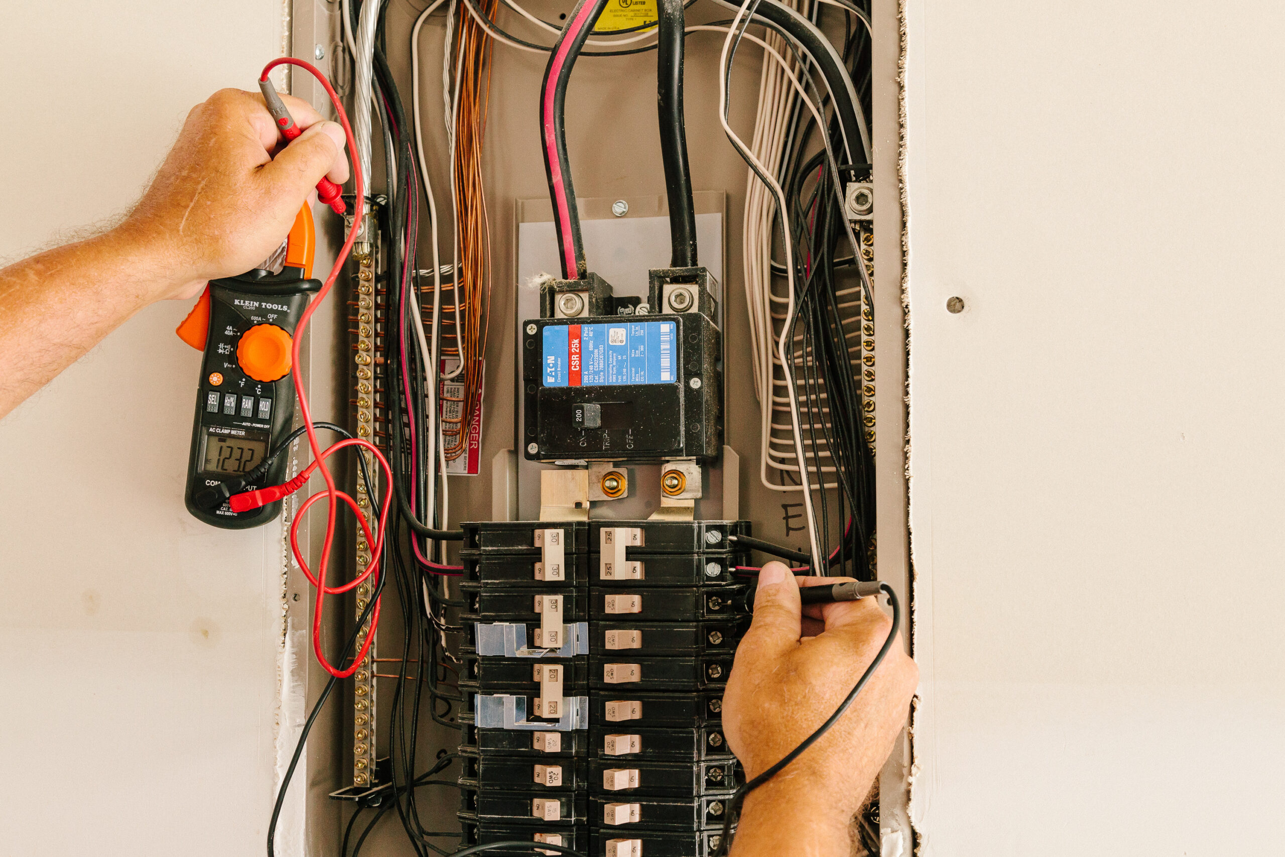 5 Tips Hiring Electrical Contractors