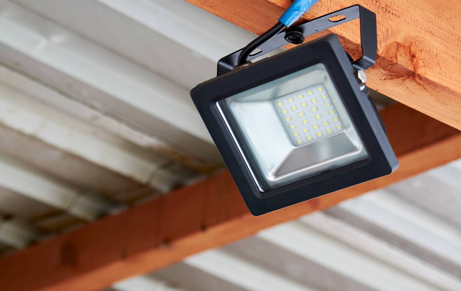 Best Places to Place Floodlights? SESCOS Residential Lighting